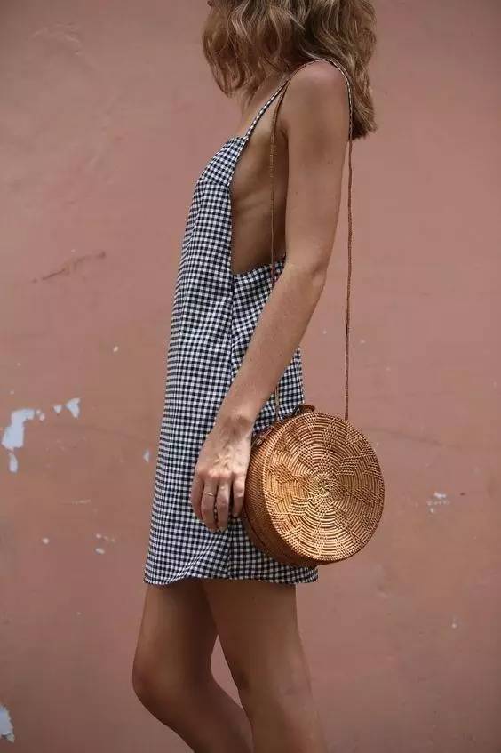 女星都在穿这件桌布单品，看完1秒就爱上！