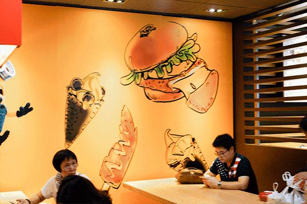 小黄人出现在麦当劳！“黄色高萌预警”再次响起！