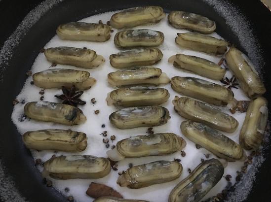 没有海盐如何做盐焗罗氏虾,家庭版盐焗蛏子的正宗做法