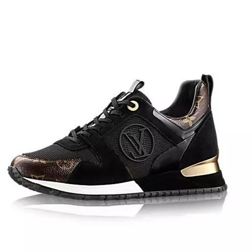 杨幂的最近穿的运动鞋,杨幂穿的薄荷绿运动鞋