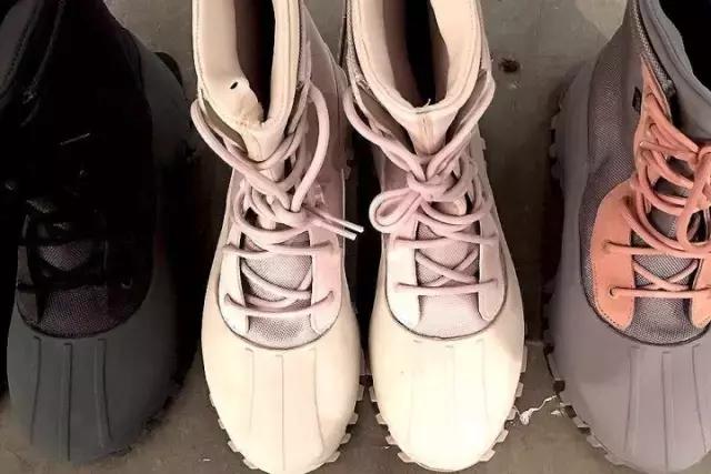 kanyewest鍜寉eezy鍙戝睍鍘嗗彶,yeezy鍜宬anye