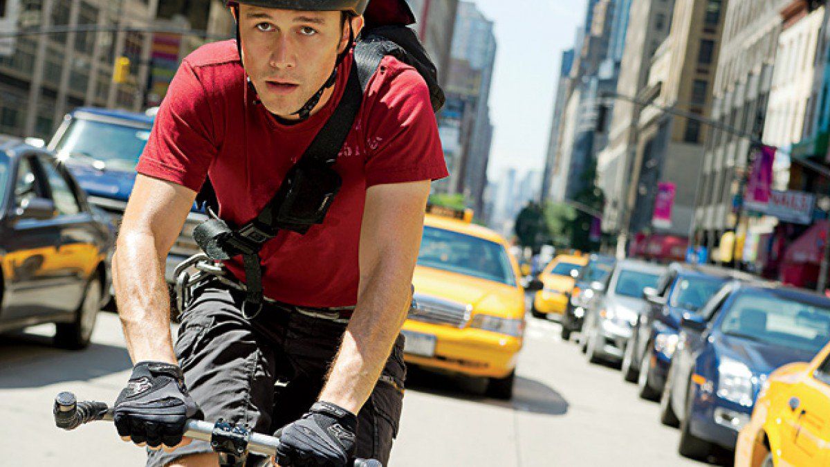 伦敦单车快递员月薪4万人民币，穿梭在混乱的大街小巷，一不谨慎遇富婆邀请进门休息