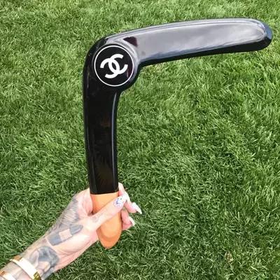 Prada卖185美刀的回形针被群嘲，那你让LV、爱马仕、superme怎么办？