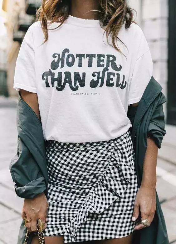 女星都在穿这件桌布单品，看完1秒就爱上！