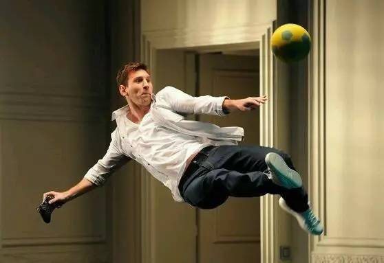 你所爱的梅西有这样一段爱情：最好的爱情莫过于，9岁我为你钟情，30岁你为我披上嫁衣