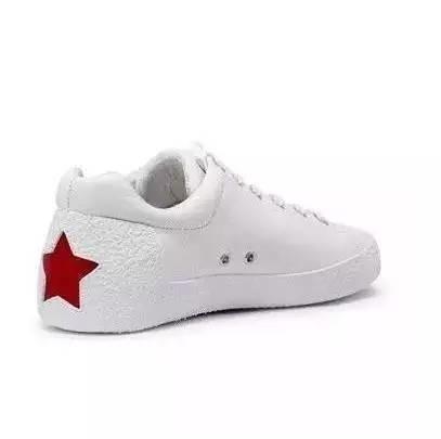 杨幂的最近穿的运动鞋,杨幂穿的薄荷绿运动鞋