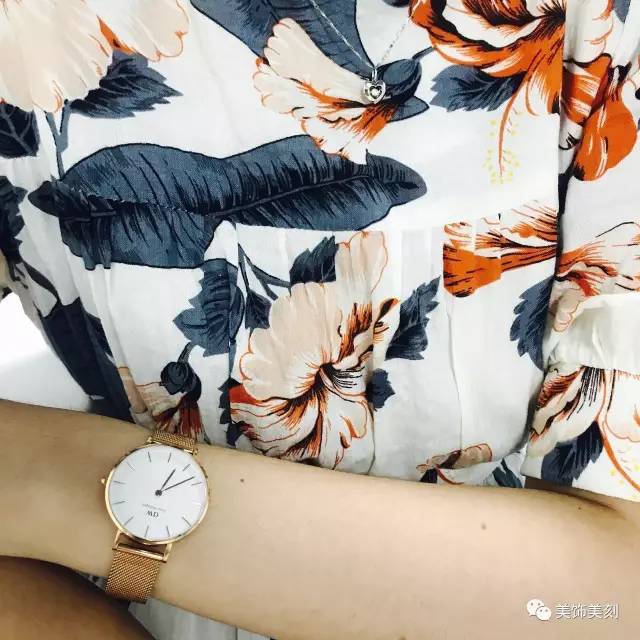 美饰美刻｜下班前，我们拉着老板在办公室里摆拍了10分钟~