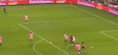 内马尔梅西大巴黎首粒进球,内马尔说梅西是球王