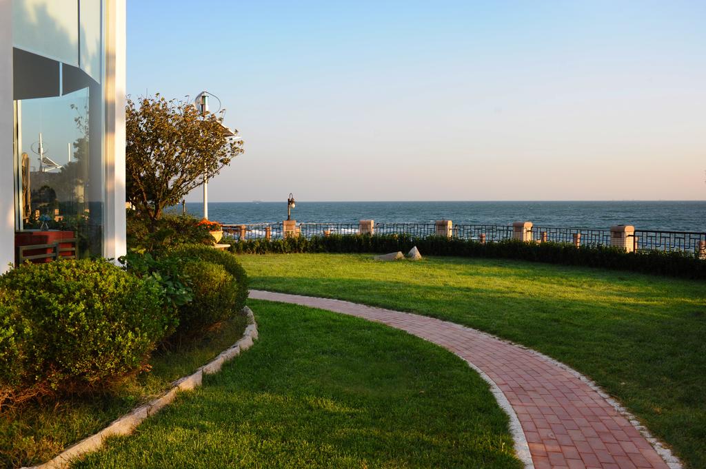 在一家海边民宿开什么比较好,适合一家度假的海边