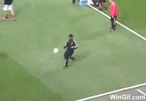 精灵罗纳尔迪尼奥超燃集锦,足球精灵罗纳尔迪尼奥花式过人