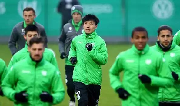 中国球员留洋董路,中国足球七大留洋球员