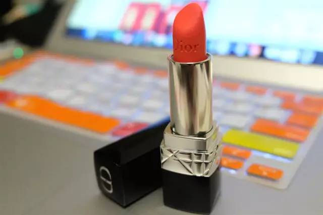 评测｜这些活跃在时博界的口红，的确可以让我秒变小妖精！