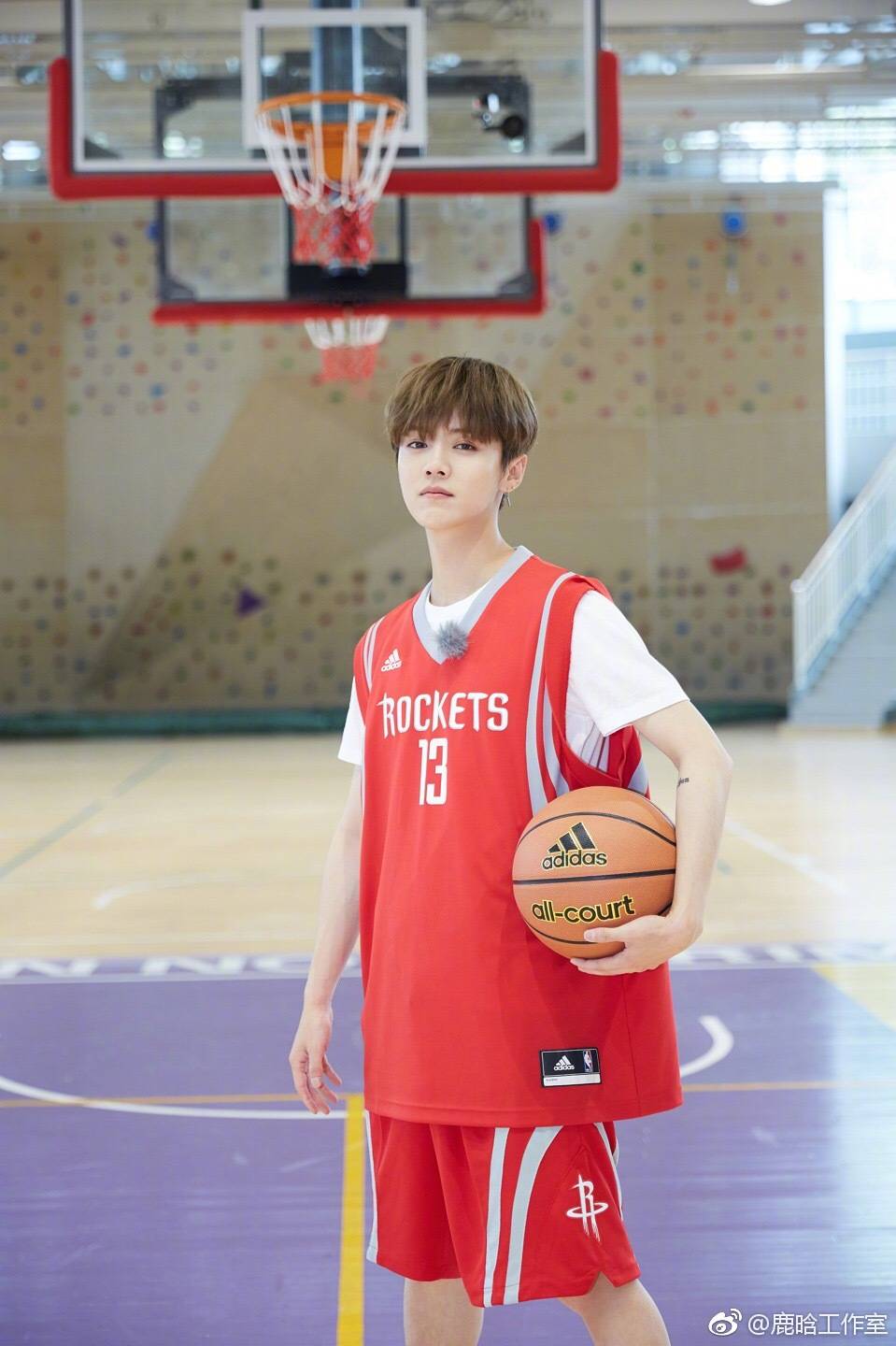 约吧大明星鹿晗照片,鹿晗扣篮