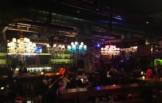 南宁最多人去玩的是哪个酒吧,南宁本地人都去的酒吧