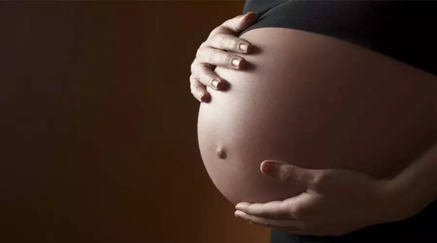 胎儿发育异常四维彩超能看出吗,四维彩超孕妈检查出畸形