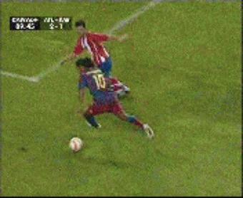 精灵罗纳尔迪尼奥超燃集锦,足球精灵罗纳尔迪尼奥花式过人