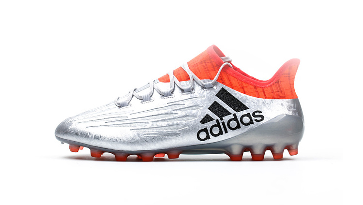 足球鞋对膝盖的危害,mg足球鞋为什么会伤膝盖