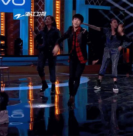 易烊千玺donttiemedown现场,易烊千玺nothingtolose完整版