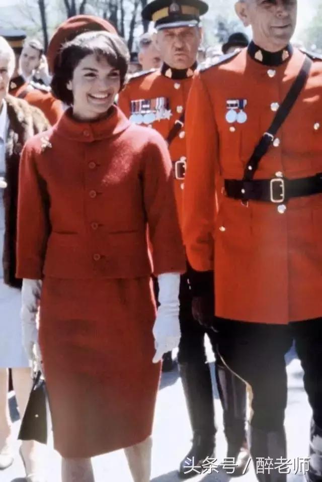 杰奎琳穿着带血的衣服,杰奎琳的眼泪音频