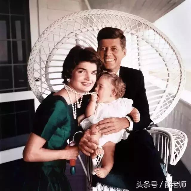 杰奎琳穿着带血的衣服,杰奎琳的眼泪音频