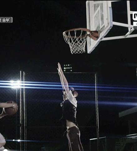 鹿晗打篮球集锦,鹿晗巅峰时期有多夸张打篮球