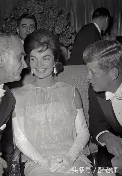 杰奎琳穿着带血的衣服,杰奎琳的眼泪音频