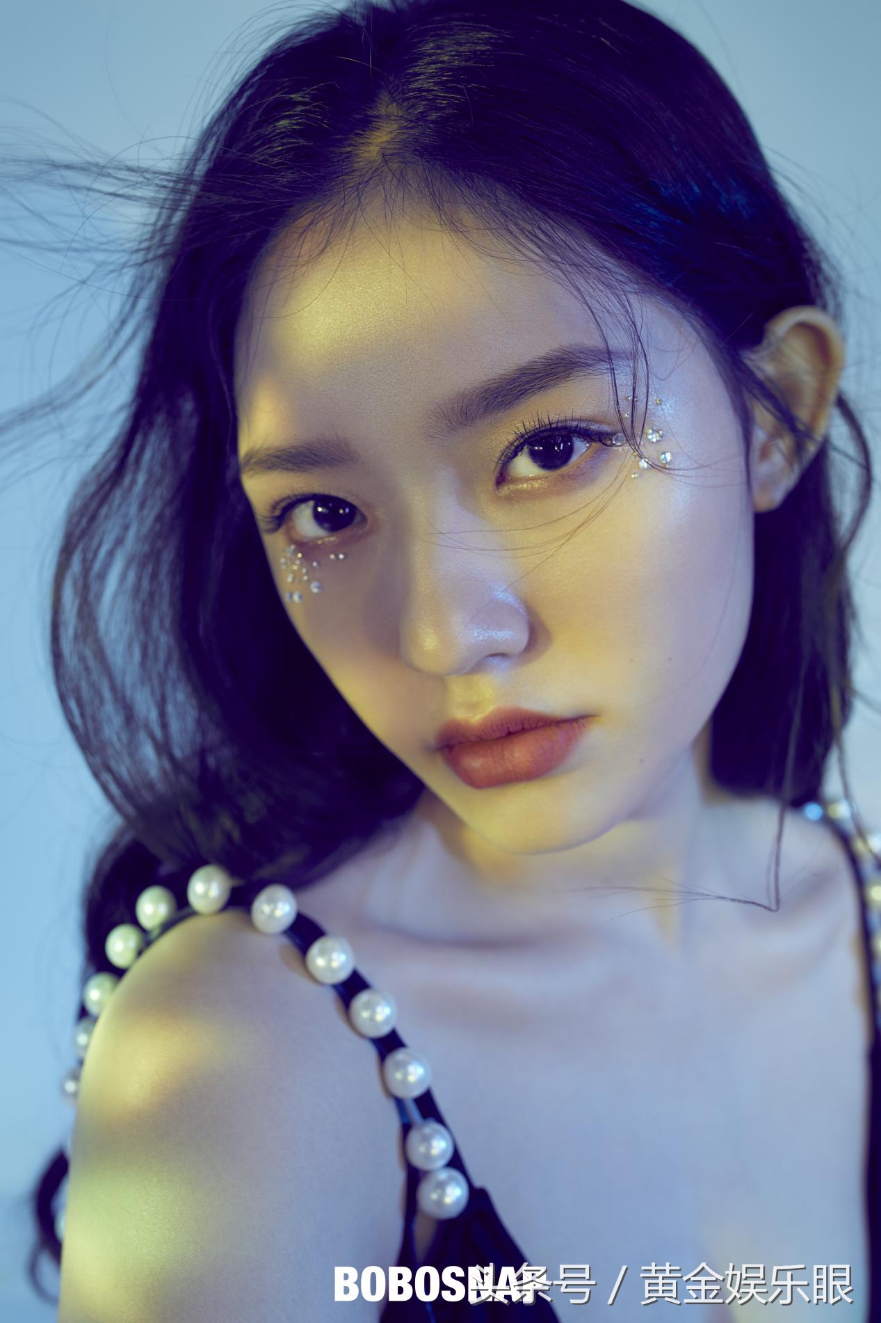 最会花钱的女明星，300块钱穿出过万元的感觉，腿超美