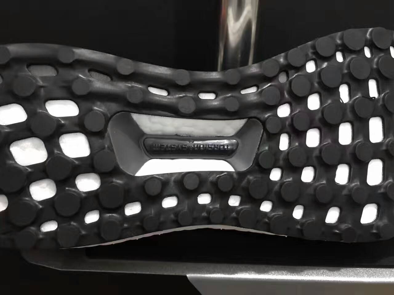 阿迪达斯boost跑鞋贝克汉姆,adidasace16.3足球鞋