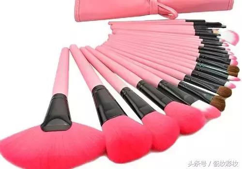 又干又油的皮肤如何化妆,脸油化妆的正确方法