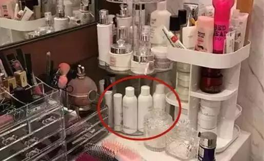 豆得儿护肤品,豆得儿坐在林更新肩上