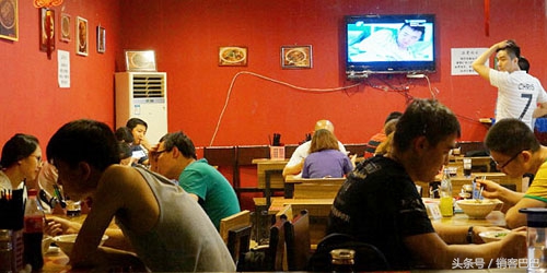 网红面馆生意火爆,面馆生意不好有什么办法火起来