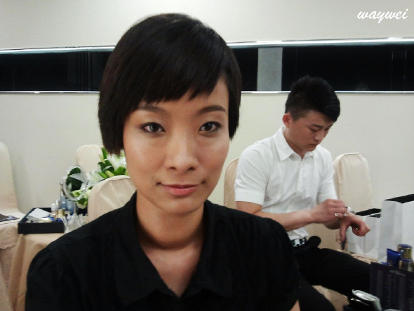 秋烟奶杏色适合的妆容,清透灵气妆容搭配什么粉底