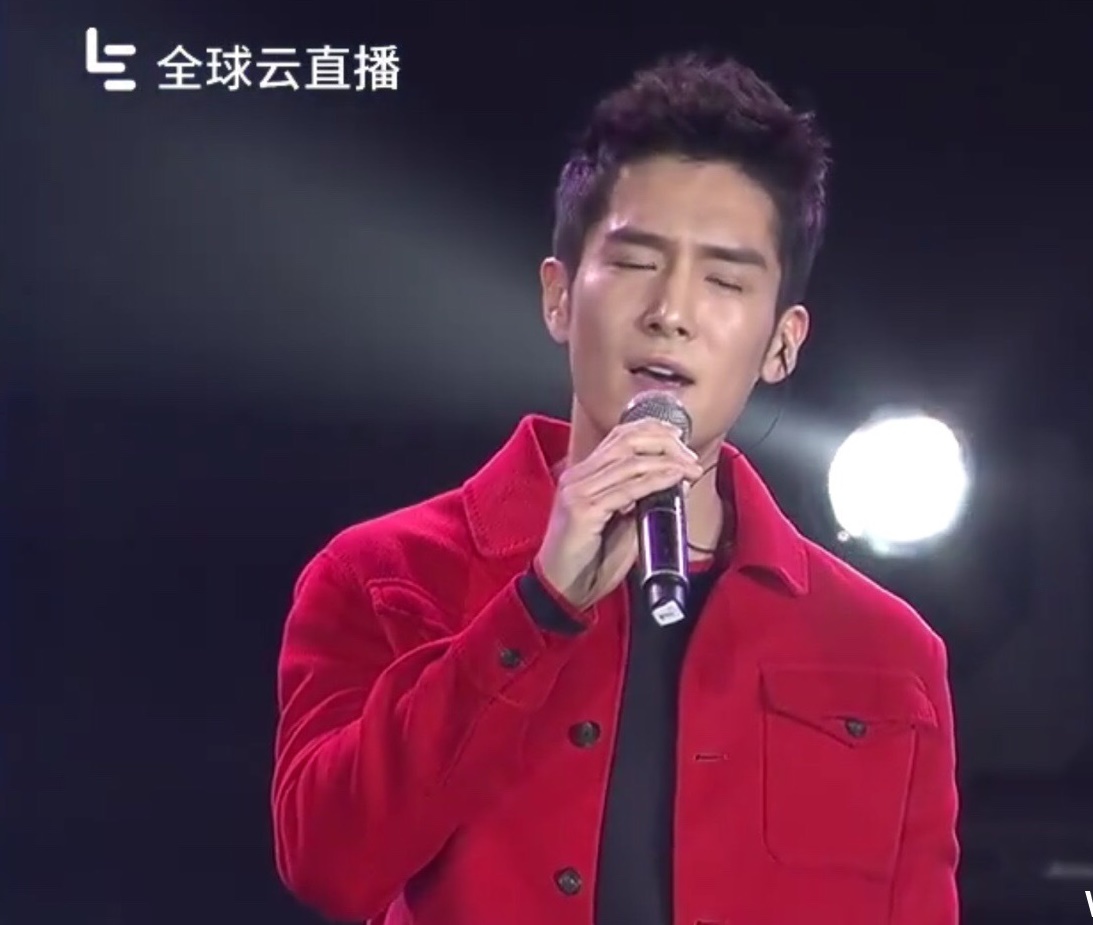 这个科技圈男人只唱了一首歌就让亿万人沉默韩红盛一伦只是陪衬