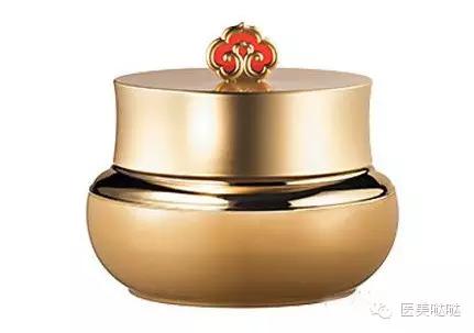 脸敏感泛红冒痘怎么解决 (春季脸干爆皮起痘)