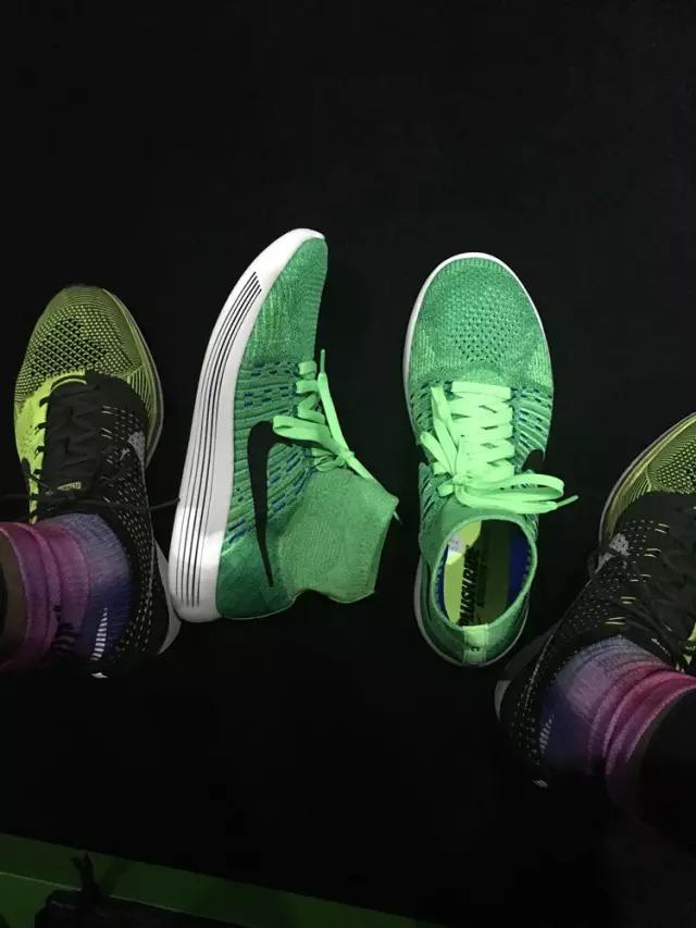 nike跑鞋flyknit2,跑鞋nikefly4和fly5