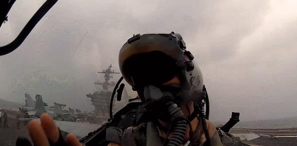 航空母舰二维图,航空母舰彩虹人白马甲