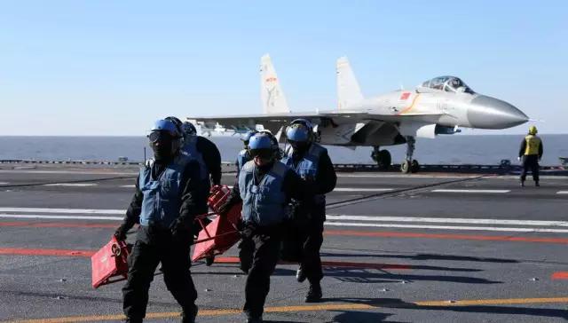 航空母舰二维图,航空母舰彩虹人白马甲