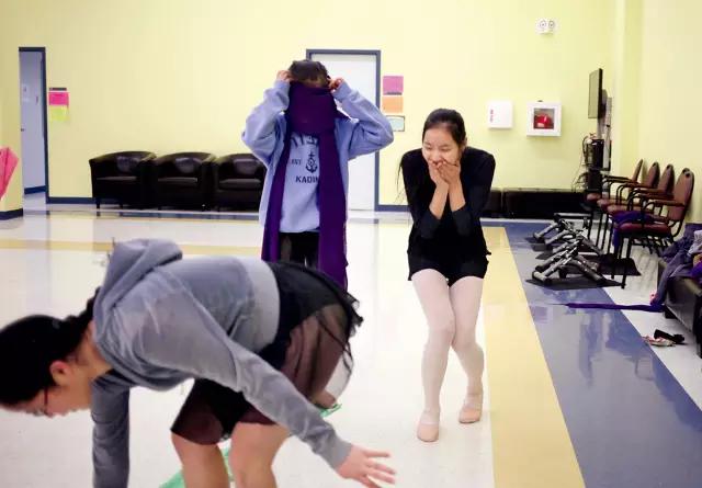 亚细亚孤儿：无处安放的爱与孤独