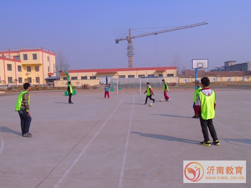 足球踢后卫的乐趣,足球课堂第一课