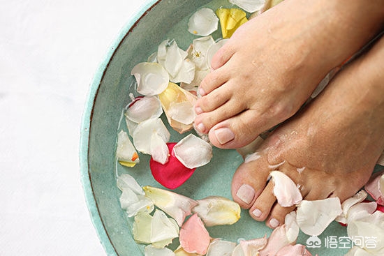 治疗脚气的四种中药材,医院有没有治疗脚气的外用药