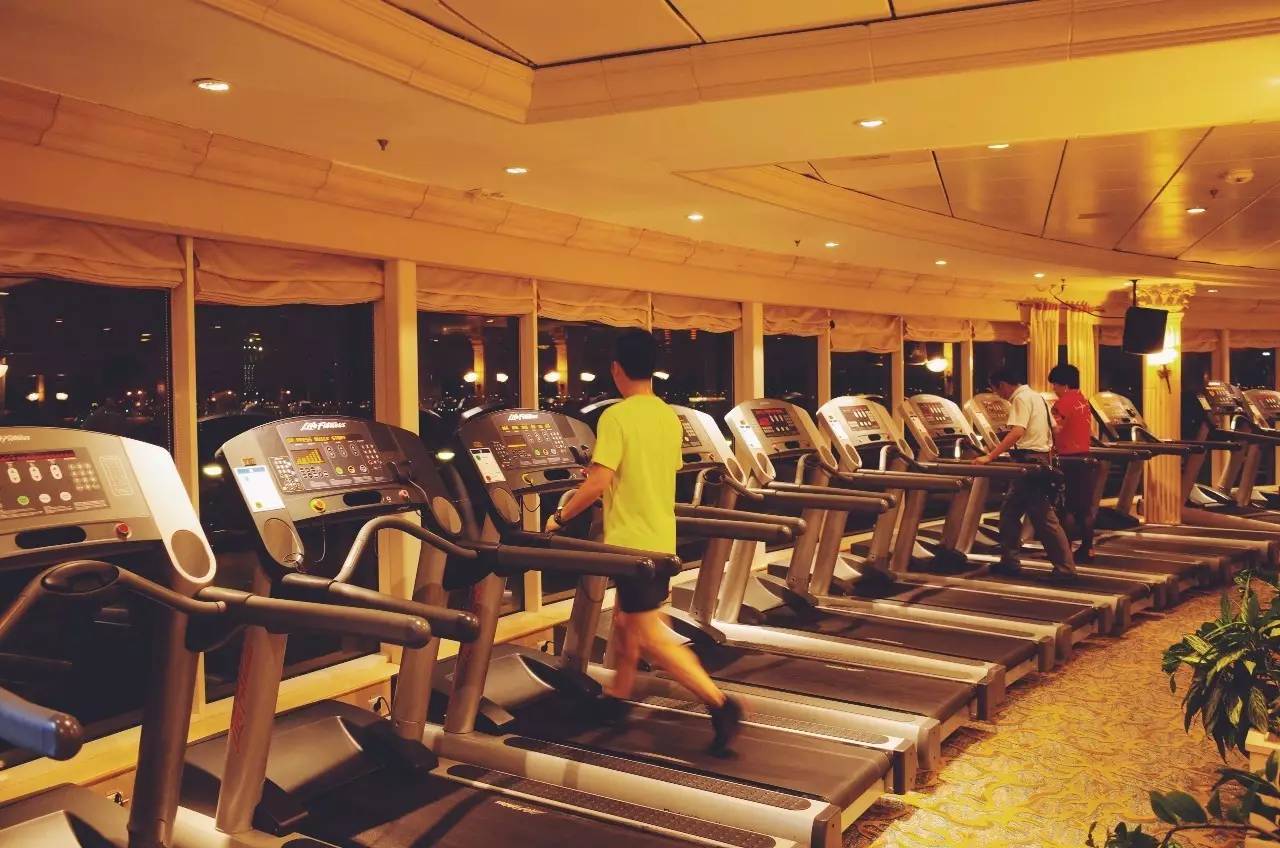 一日远方｜登上豪华游轮，完美假期就交给它吧