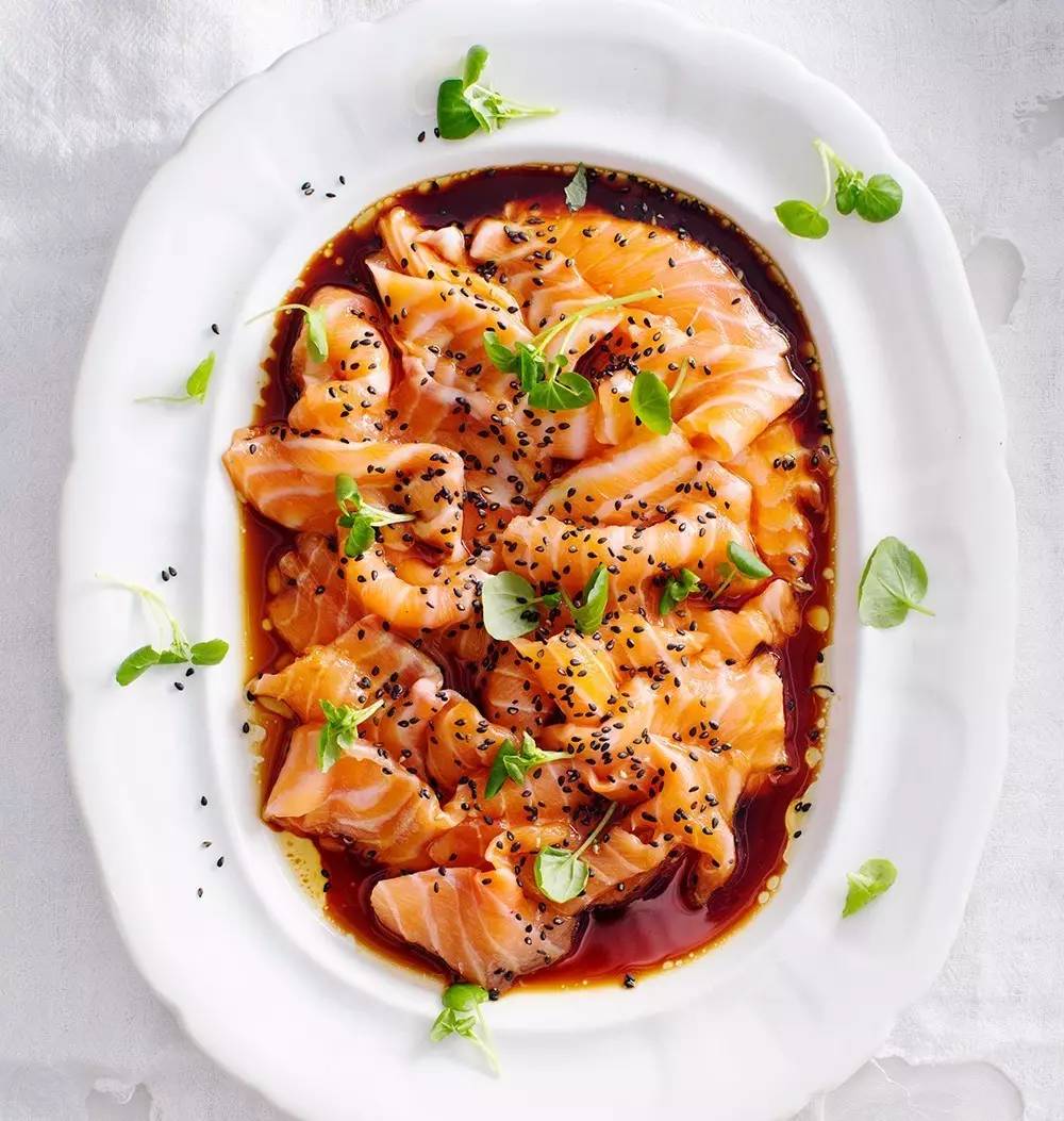 我们日常吃的三文鱼有寄生虫吗,所有的三文鱼都有寄生虫吗