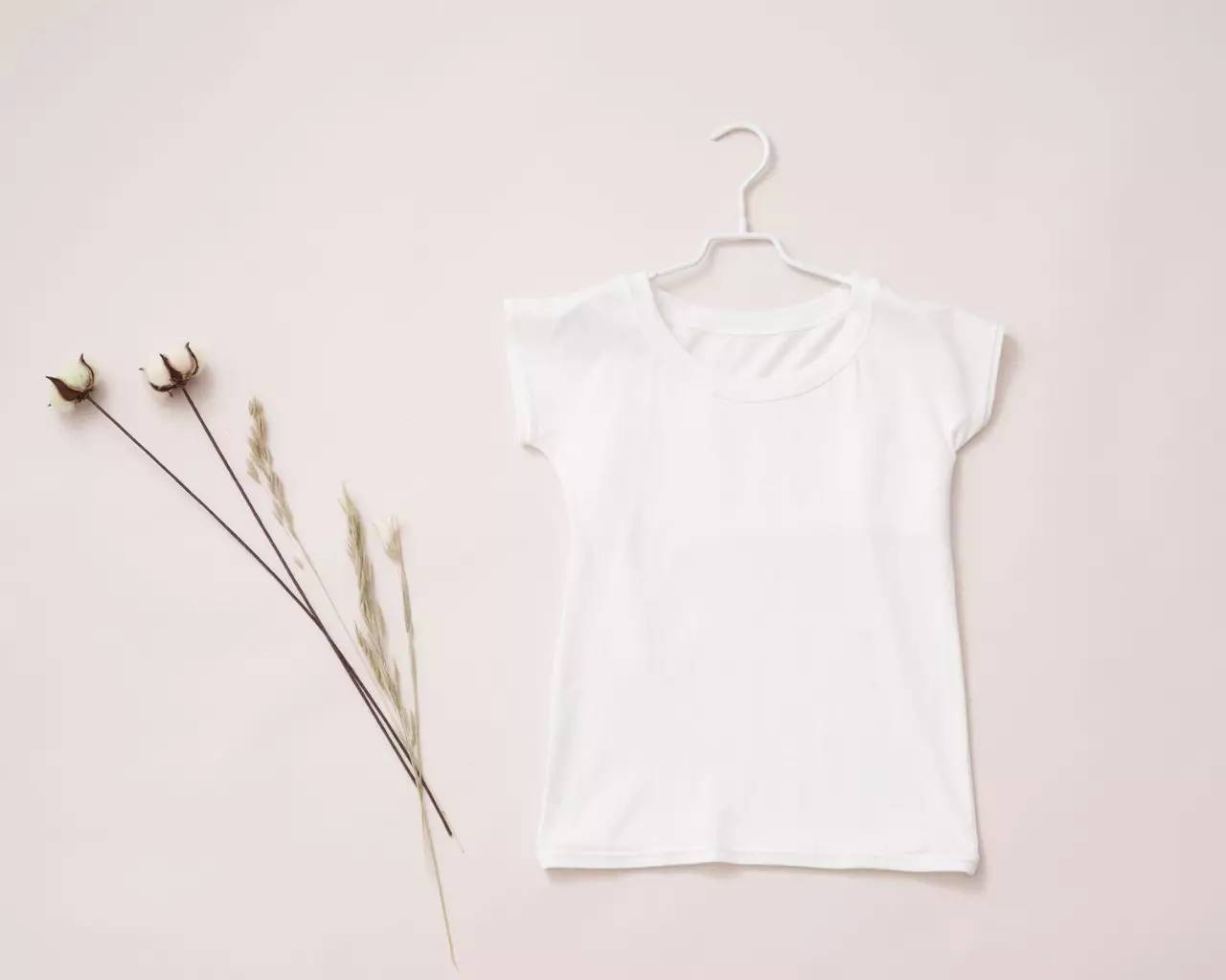 女生在大热天跑步怎样才能更清爽？功能型背心是一个好选择！