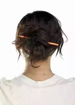 如何用内裤扎头发,用内裤扎头发教程