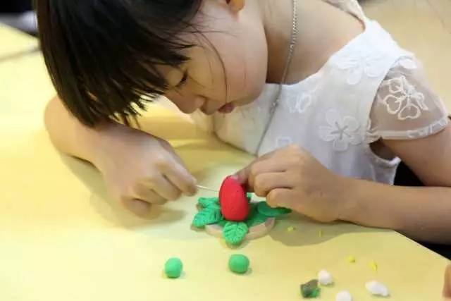 图书馆开展户外亲子绘板画活动,亲子童乐坊活动