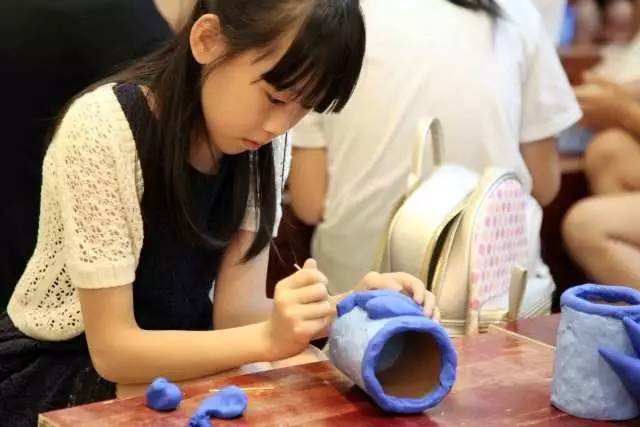 图书馆开展户外亲子绘板画活动,亲子童乐坊活动