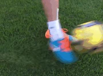 维维足球技巧系列教程,维维足球变向教学视频