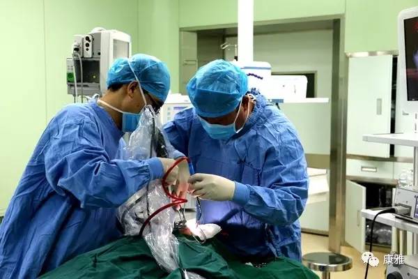 鼻息肉反复发作痛苦五十余载微创手术去除病根大爷开心不已