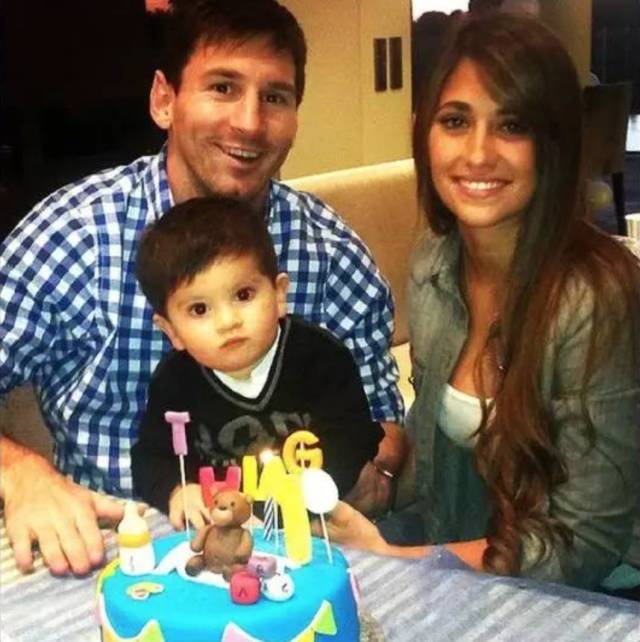 梅西30岁娶了自己爱了22年的女生,31岁篮球天才娶大10岁二婚妻子