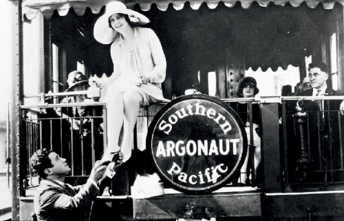 迷恋香水，以时装之名